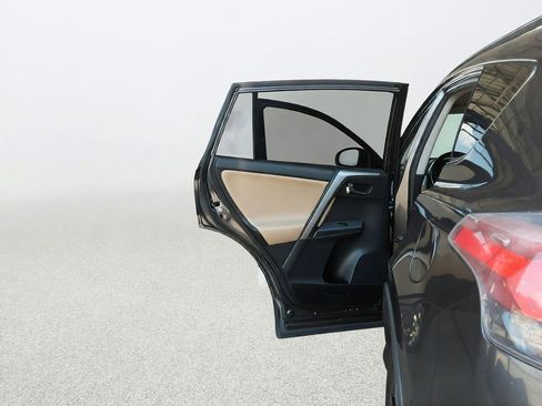 Used 2018 Toyota RAV4 XLE FWD image 29
