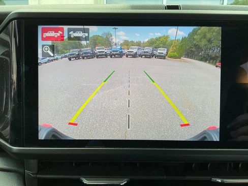 Used 2024 Jeep Gladiator Rubicon w/ Technology Group AWD/4WD image 21