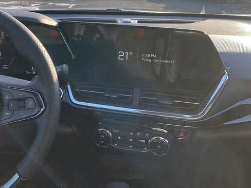 New 2026 Chevrolet Trax RS w/ Sunroof Package image 7