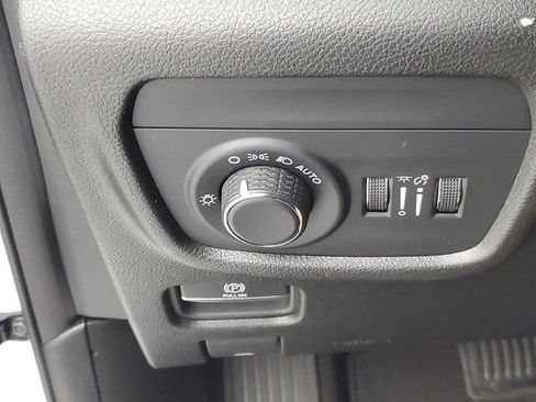Used 2024 Jeep Grand Cherokee Altitude AWD/4WD image 31