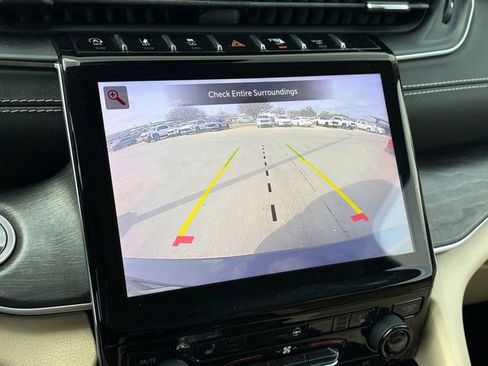 Used 2021 Jeep Grand Cherokee L Limited image 11