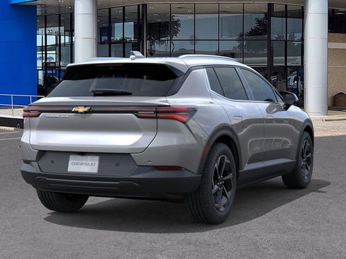 New 2026 Chevrolet Equinox EV LT image 4