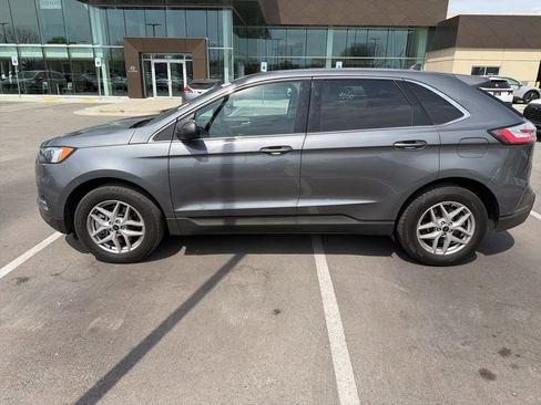 Used 2024 Ford Edge SEL image 16
