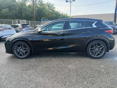 Used 2018 INFINITI QX30 Sport w/ Cargo Package FWD image 4