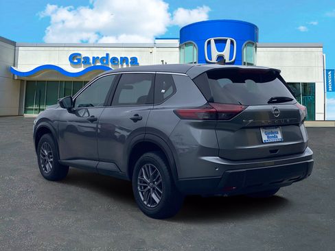 Used 2024 Nissan Rogue S FWD image 4