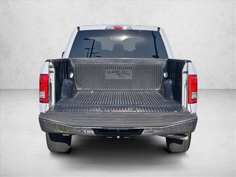 Used 2017 Ford F150 XLT RWD image 6
