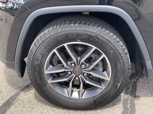 Used 2020 Jeep Grand Cherokee Limited AWD/4WD image 32