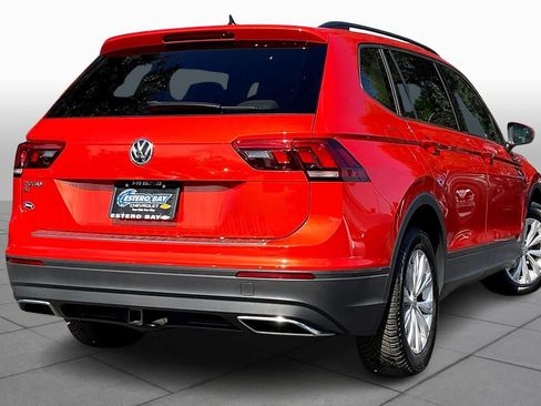 Used 2019 Volkswagen Tiguan SE w/ Panoramic Sunroof Package image 12