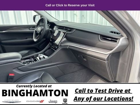 Used 2023 Jeep Grand Cherokee L Limited w/ Black Appearance Package image 31