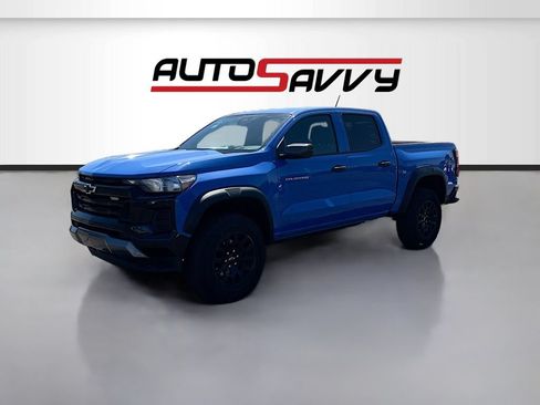Used 2025 Chevrolet Colorado Trail Boss AWD/4WD image 3