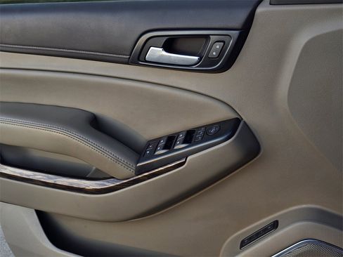 Used 2020 GMC Yukon SLT w/ Premium Edition image 30