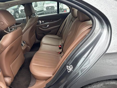 Used 2019 Mercedes-Benz E 300 4MATIC image 10