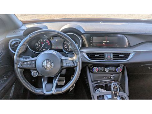 Used 2022 Alfa Romeo Stelvio Ti image 30