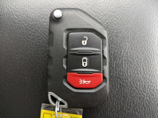 Used 2019 Jeep Wrangler Unlimited Sahara AWD/4WD image 30