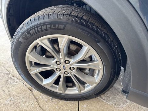 Used 2022 Ford Explorer XLT w/ Equipment Group 202A image 41