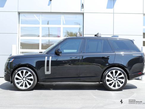 Used 2025 Land Rover Range Rover Autobiography image 4