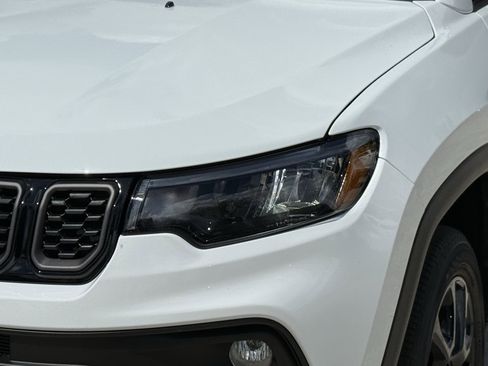 New 2026 Jeep Compass Latitude image 8