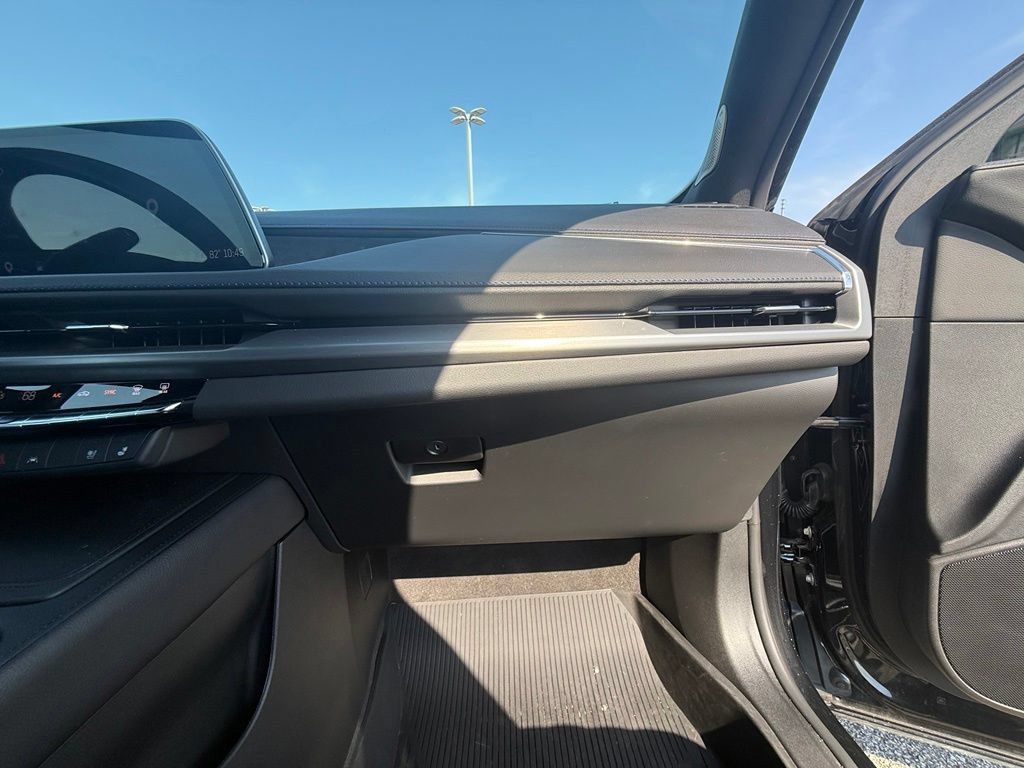 Certified 2024 Cadillac XT4 Sport AWD/4WD image 31
