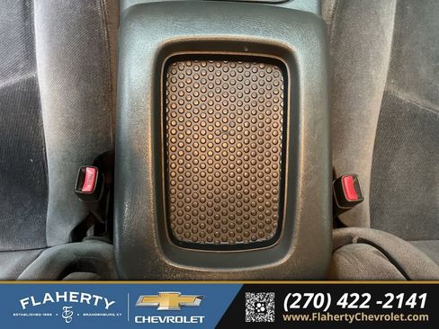 Used 2005 GMC Sierra 2500 SLE w/ Heavy-Duty Power Package image 30