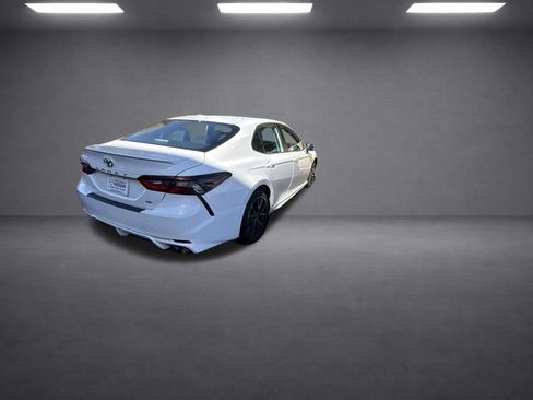 Used 2024 Toyota Camry SE FWD image 17