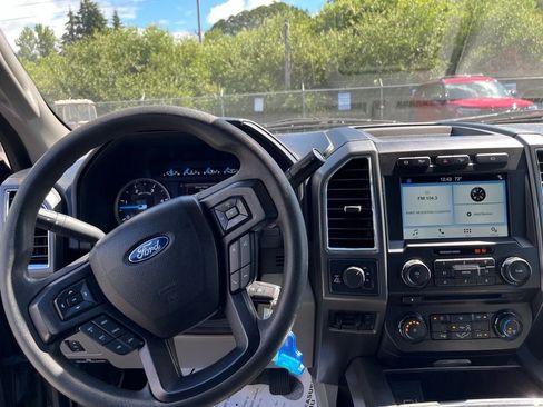 Used 2017 Ford F350 XLT w/ XLT Premium Package AWD/4WD image 16