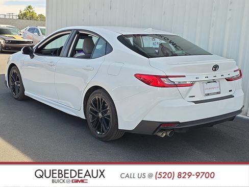 Used 2025 Toyota Camry SE w/ Convenience Package image 5