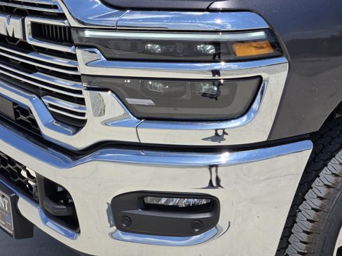 New 2026 RAM 2500 Laramie AWD/4WD image 8