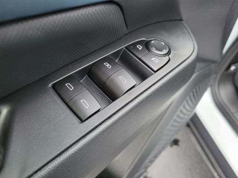 New 2026 Chevrolet Equinox EV LT image 18