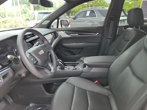 Used 2024 Cadillac XT6 Premium Luxury FWD image 15