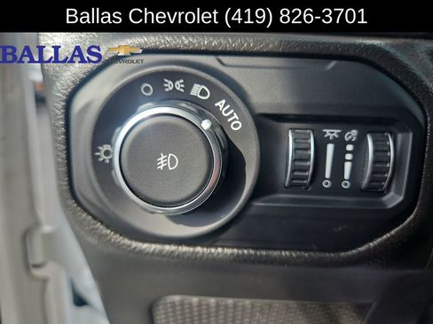 Used 2022 Jeep Wrangler Sport AWD/4WD image 18