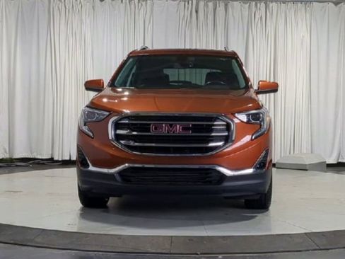 Used 2019 GMC Terrain SLT w/ Preferred Package image 4