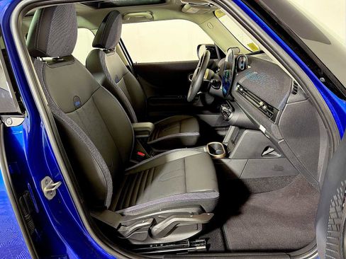 Certified 2025 MINI Cooper S image 23