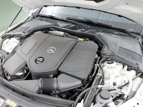 Used 2023 Mercedes-Benz C 300 Sedan image 32