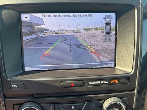 Used 2018 Ford Explorer XLT w/ Equipment Group 202A AWD/4WD image 21