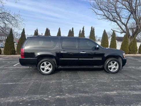 Used 2014 Chevrolet Suburban LTZ image 5