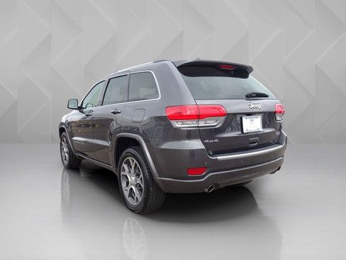 Used 2018 Jeep Grand Cherokee Limited image 3