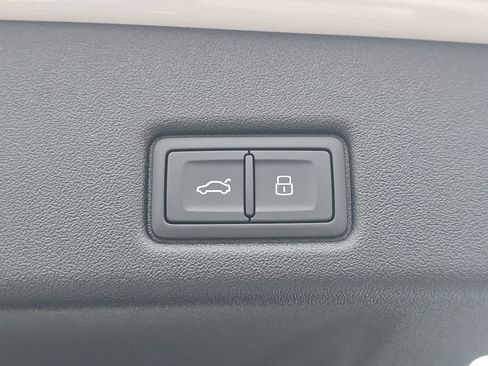 New 2025 Audi Q5 Premium Plus image 18