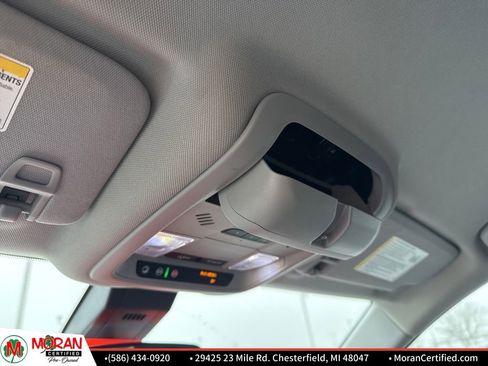 Used 2019 Chevrolet Equinox LT w/ Driver Convenience Package image 21