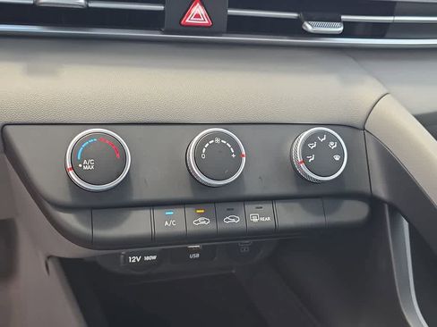 New 2026 Hyundai Elantra SE FWD image 31