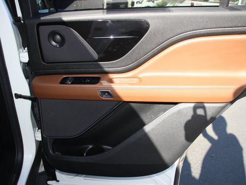 Certified 2023 Lincoln Aviator Reserve w/ Class IV Trailer Tow Package RWD image 22