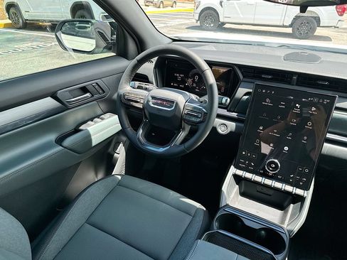 New 2026 GMC Terrain AT4 w/ LPO, Floor Liner Package AWD/4WD image 19