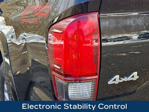 Used 2019 Toyota Tacoma SR5 image 12