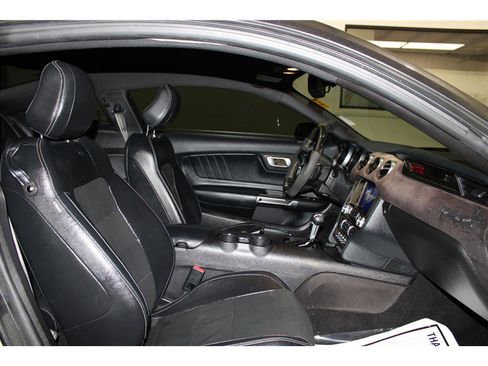 Used 2019 Ford Mustang GT Premium image 18