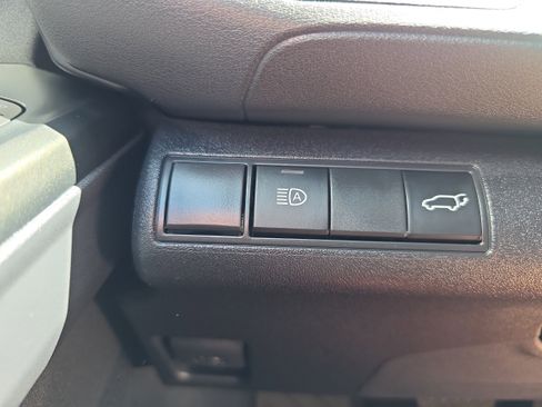 Used 2026 Toyota C-HR AWD/4WD image 21