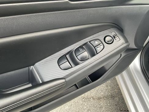 Used 2025 Nissan Altima 2.5 SV FWD image 10