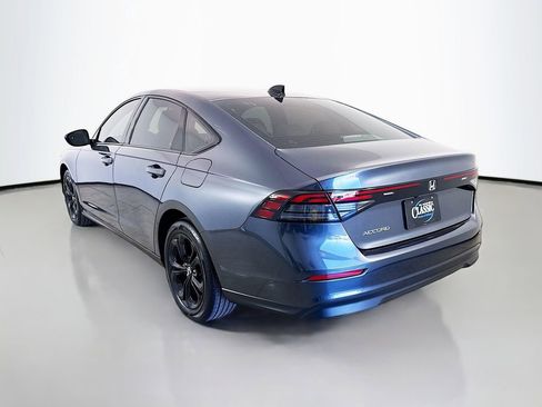 New 2025 Honda Accord SE image 5