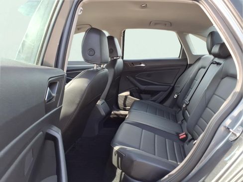 Used 2024 Volkswagen Jetta SE FWD image 11