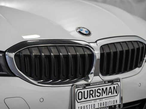 Used 2019 BMW 330i Sedan w/ Driving Assistance Package image 11