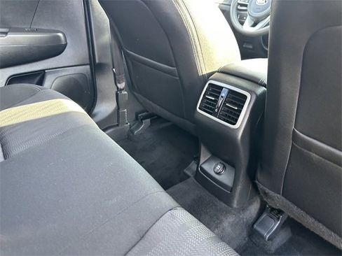 Used 2022 Kia Sportage LX image 37