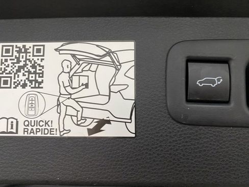 Used 2023 Toyota Highlander Limited image 15